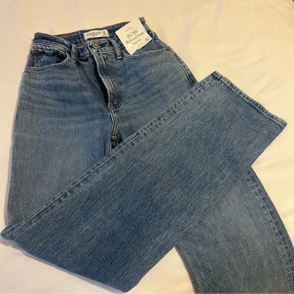 Abercrombie & Fitch Curve Love High Rise Blue Jeans - Picture 1 of 6